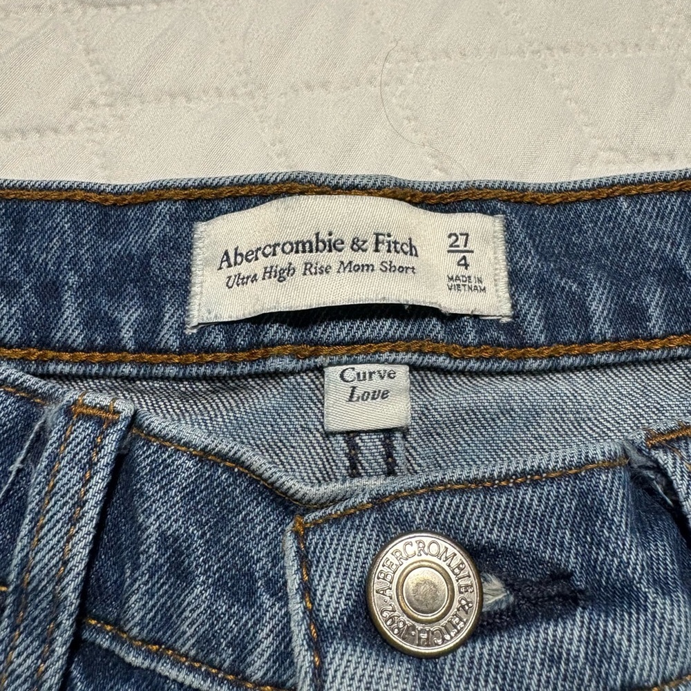 Abercrombie & Fitch Ultra High Rise Mom Shorts Denim - Picture 2 of 6